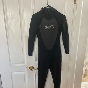 Women’s O’Neil full body wet suit
